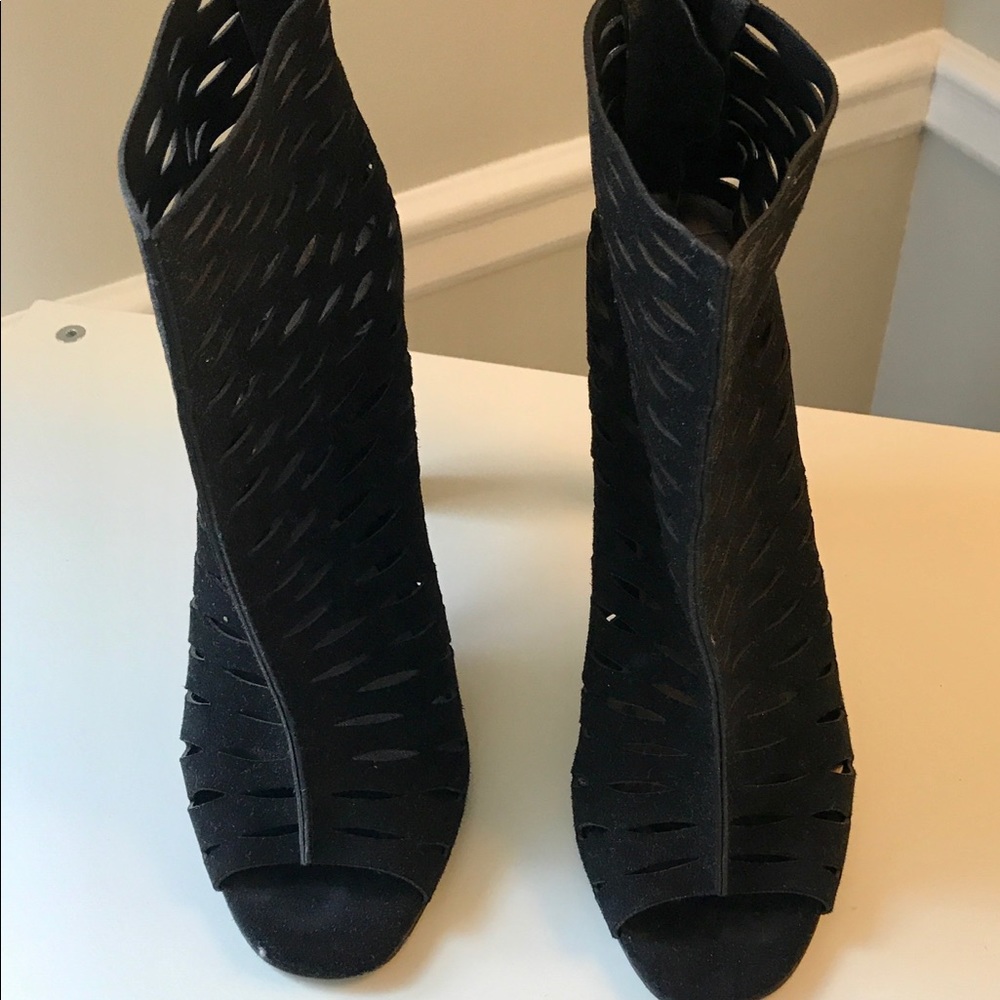 DVF suede cut out bootie - size 9m
